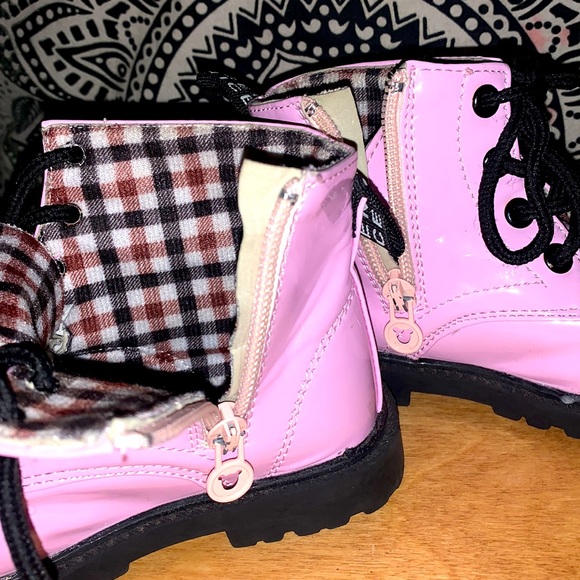 Toddler Pink Boots 🥾💖 - Picture 5 of 5